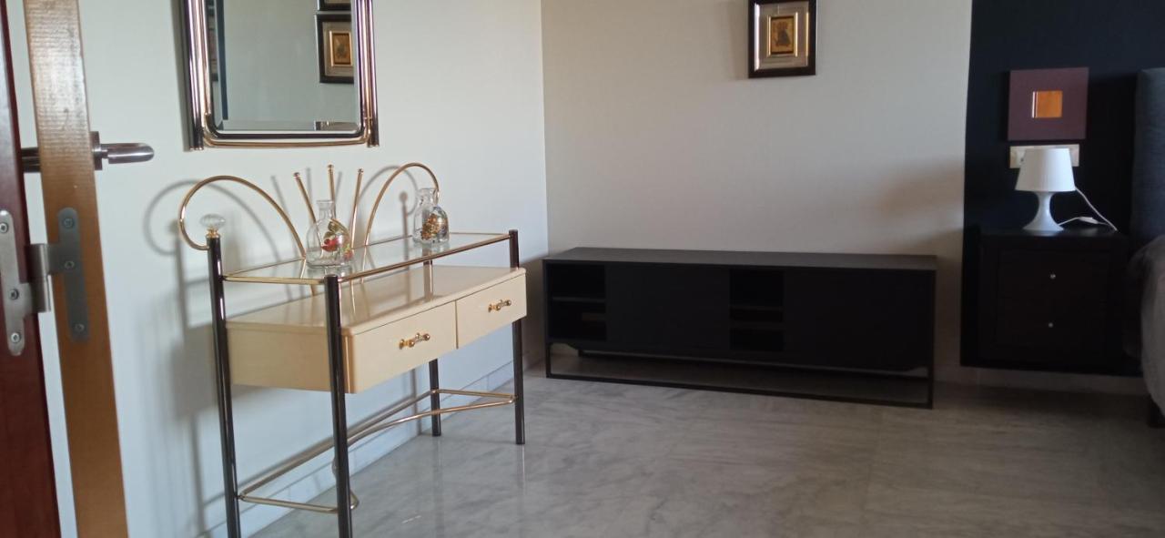 Fibes Lux Sevilla Este. 外观 照片