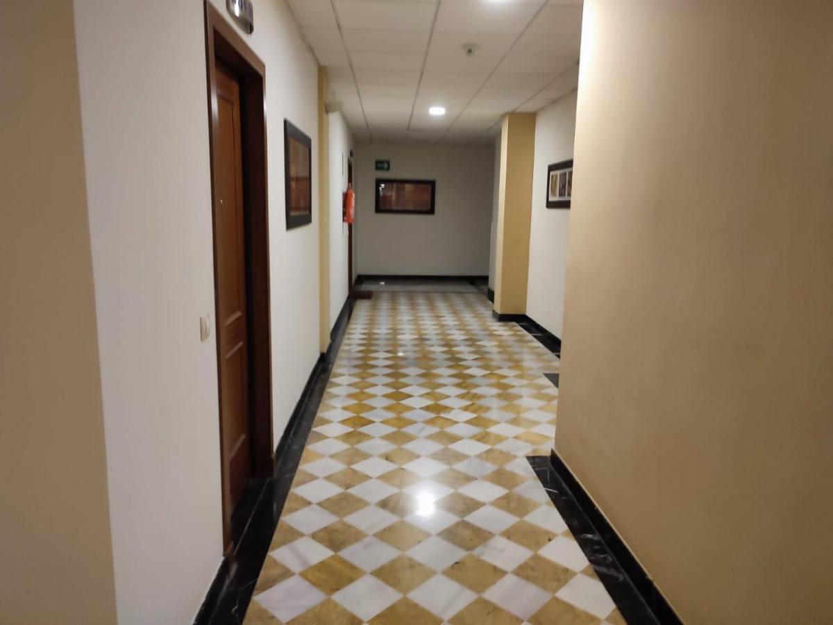Fibes Lux Sevilla Este. 外观 照片