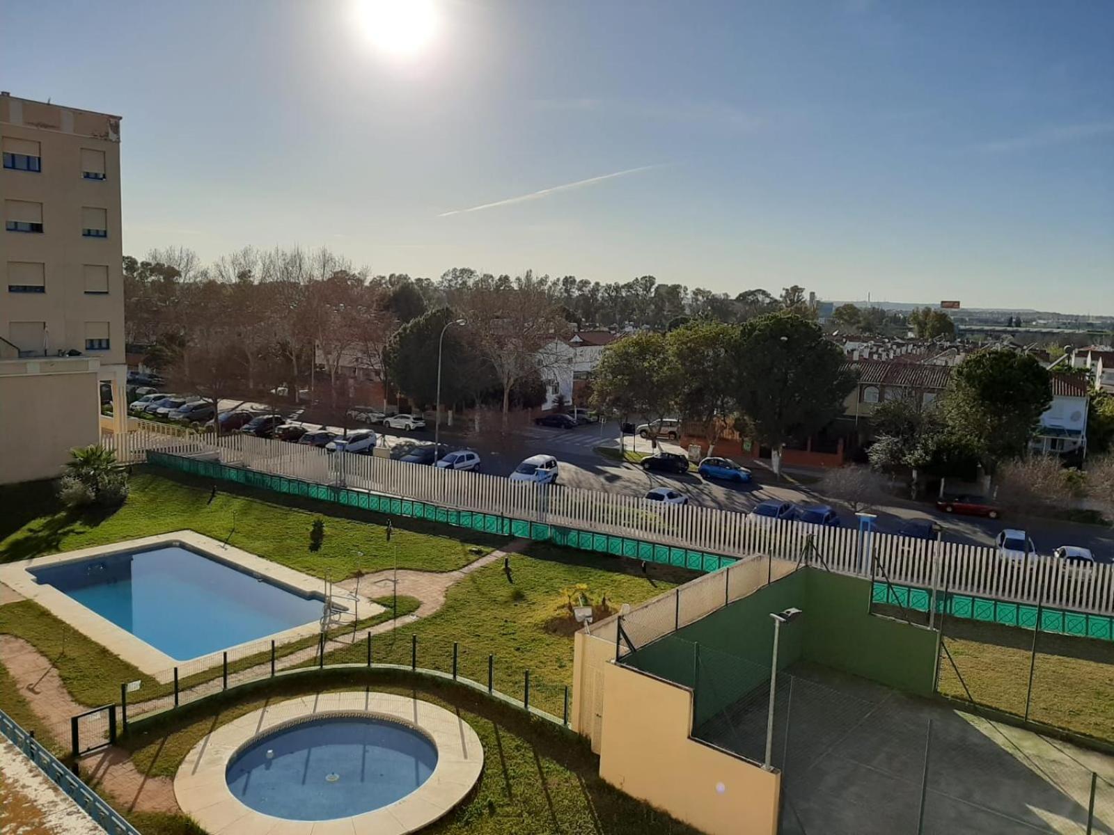 Fibes Lux Sevilla Este. 外观 照片