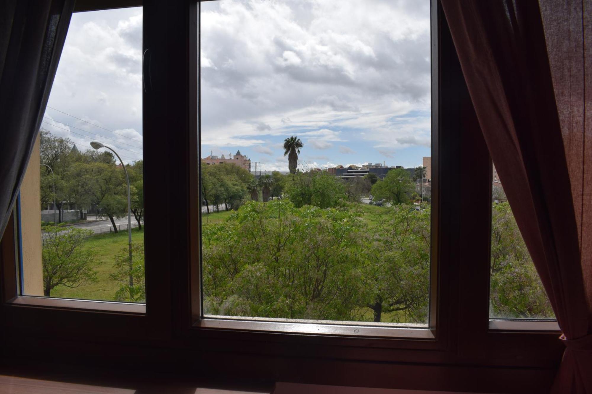 Fibes Lux Sevilla Este. 外观 照片